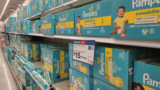 오는 10일(현지시간) 중국과의 관세 협상이 시작될 예정인 가운데 미국 워싱턴DC 인근 버지니아의 '타깃(Target)'의 유아용품 코너에 중국산 카시트와 기저귀, 젖병 등이 진열돼 있다. 워싱턴=강태화 특파원