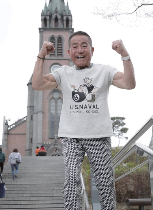 2003년 미스코리아 충북대회 MC를 맡은 이상용. [중앙포토]