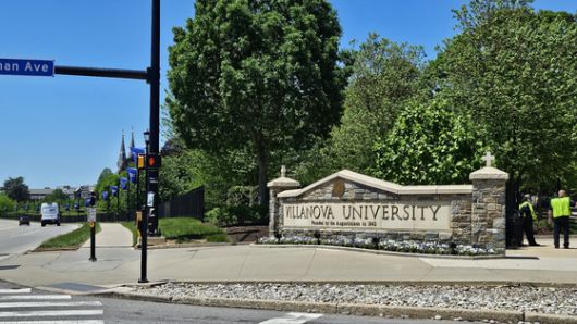 10일(현지시간) 교황 레오 14세의 모교인 미국 펜실베이니아 빌라노바대학의 정문. 빌라노바=강태화 특파원