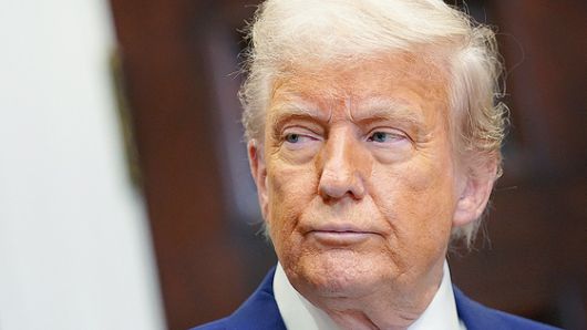 도널드 트럼프 대통령이 지난달 2일 워싱턴 백악관 로즈가든에서 각국별 상호관세율을 직접 발표하고 있다. AP=연합뉴스