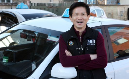 김문수 후보는 경기지사 시절 1년여간 총 17일 동안 택시운전사로 일했다. 사진 김문수 캠프