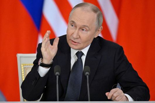 블라디미르 푸틴 러시아 대통령이 지난 14일 크렘린궁에서 열린 기자회견에서 발언하고 있다. 로이터=연합뉴스