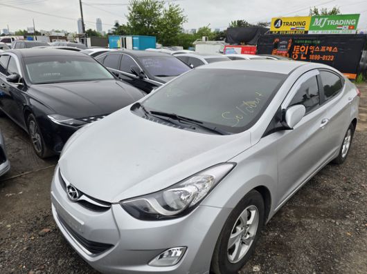 지난 19일 인천 연수구 중고차 수출단지에 전시된 차량 앞유리에 'Sold Out(판매완료)'가 표시된 모습. 오삼권 기자