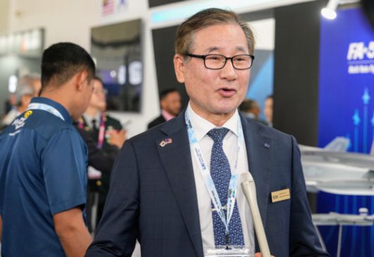 지난 21일(현지시간) 말레이시아 랑카위 방산전시회 'LIMA 2025'에서 강구영 한국항공우주산업 사장(KAI)이 인터뷰를 하고 있다. 한국항공우주산업.