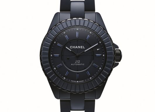 사파이어를 인덱스로 사용한 J12 블루 워치. 사진 샤넬