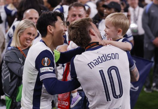 토트넘 손흥민(왼쪽)과 매디슨. [로이터=연합뉴스]