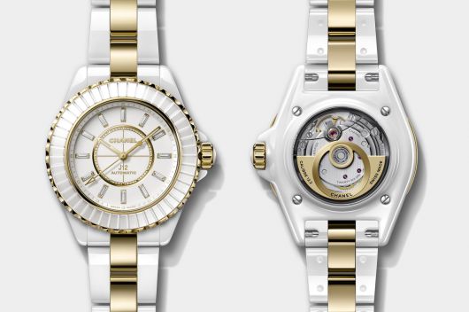 옐로 골드와 세라믹을 사용한 J12 칼리버 12.2 모델 또한 올해의 신제품이다. 사진 샤넬