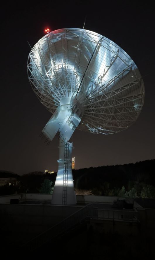 이진준, 방황하는 태양(Wandering Sun), 2024. 싱글 채널 비디오, 컬러, 게임 엔진, NASA 지구 관측 데이터, 2.4m x 57.6m, 2.6pt, 4분 15초. 사진 이진준