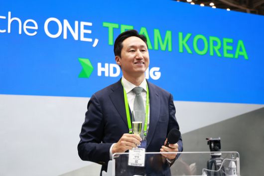 정기선 HD현대 수석부회장이 28일 부산 벡스코에서 열린 2025마덱스 컨셉션 행사에서 인사말을 하고 있다. 사진 HD현대