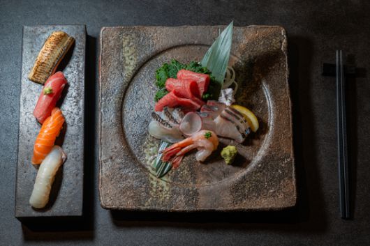 더 파크뷰가 자랑하는 생선회와 생선 초밥. 요즘은 참치 뱃살, 도미 등이 올라온다. 백종현 기자