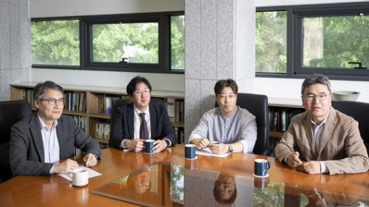 5일 서울 사직동 동아시아연구원에서 대담 중인 손열 동아시아연구원장, 임성학 서울시립대 교수, 신정섭 숭실대 교수, 이재묵 한국외대 교수(왼쪽부터). 최영재 기자