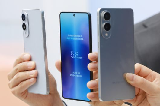 초슬림형 스마트폰인 삼성전자 갤럭시 S25 엣지. 사진 삼성전자