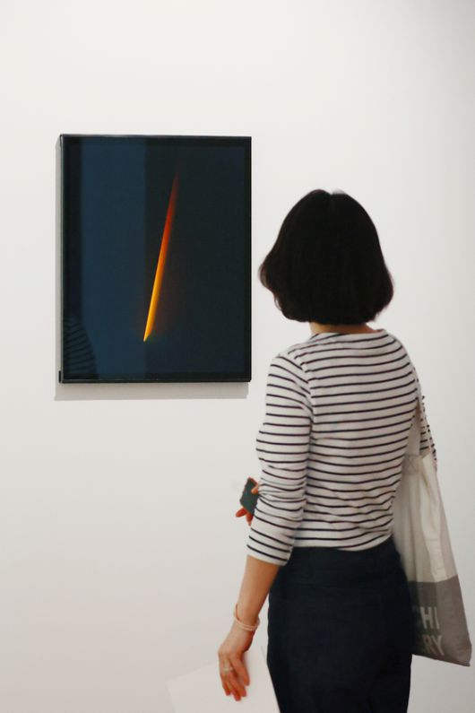 빛 설치 외에 홀로그램ㆍ판화ㆍ사진이 출품된 제임스 터렐 개인전 '귀환'. 연합뉴스