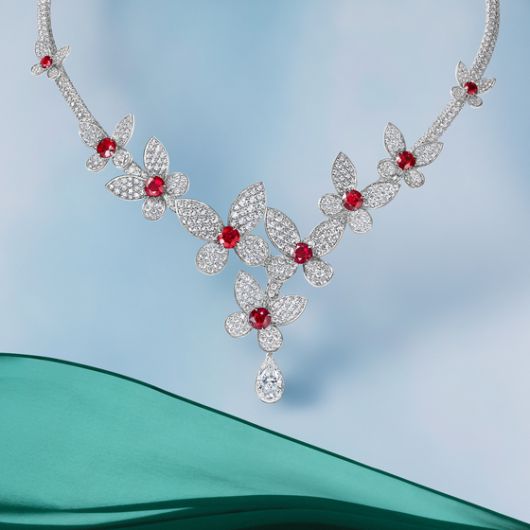 다이아몬드와 루비를 세팅한 그라프 버터플라이 하이주얼리 네크리스. 사진 그라프