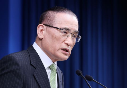 위성락 국가안보실장이 15일 서울 용산구 대통령실 청사에서 G7 정상 외교 관련 브리핑을 하고 있다. 이재명 대통령은 주요7개국(G7) 정상회의 참석 차 16일 출국한다. 위성락 안보실장은 이날 용산 대통령실에서 “이재명 대통령 내외는 16일 월요일 출국해 당일 오후 캐나다에 도착한다”고 밝혔다. 뉴스1