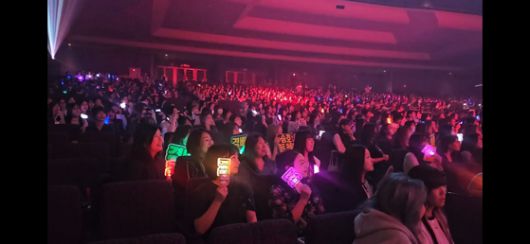 지난 1일 '클로즈 유어 아이즈'의 요코하마 팬미팅에 많은 팬들이 참석했다. 정원석 기자