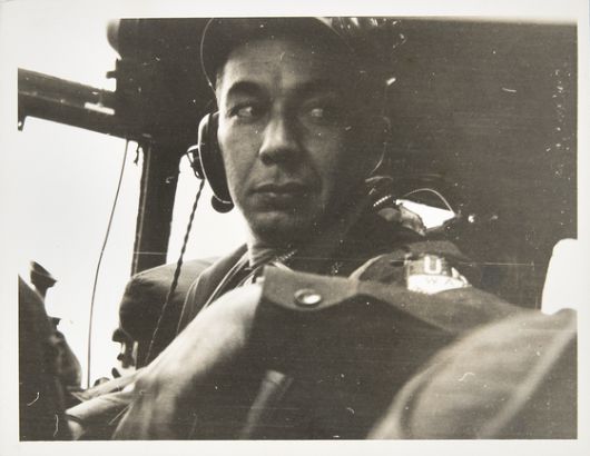 6·25전쟁 당시 UN 및 UP 통신 소속 종군기자로서 전쟁 발발 특종을 전 세계에 타전한 잭 제임스(1921-2000)가 1950년 미군의 압록강 공군폭격 작전을 취재하기 위해 미군 에어포스 B-29에 탑승한 모습 사진. 대한민국역사박물관에 기증돼 오는 7월 20일까지 특별전을 통해 공개된다. 사진 대한민국역사박물관