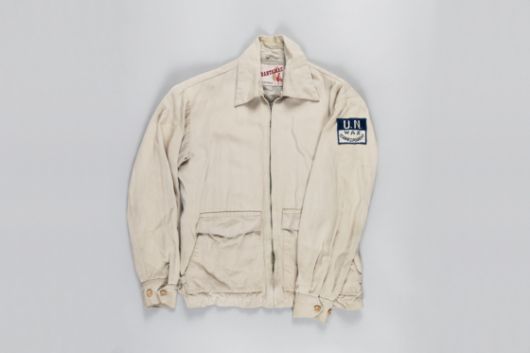 6·25전쟁 당시 UN 및 UP 통신 소속 종군기자로서 전쟁 발발 특종을 전 세계에 타전한 잭 제임스(1921-2000)의 UN 종군기자 패치가 부착된 야전용 자켓. 대한민국역사박물관에 기증돼 오는 7월 20일까지 특별전을 통해 공개된다. 사진 대한민국역사박물관