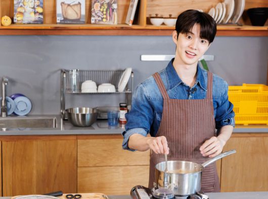 올해 진행한 팬콘서트에서 선 큐. 사진 원헌드레드레이블