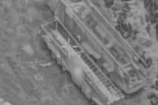 17일 이스라엘 전투기가 포착한 이란의 아메드 이동형 미사일 발사대(TEL). 당시 이스라엘은 이란의 TEL 5대를 제거했다고 발표했다. IDF