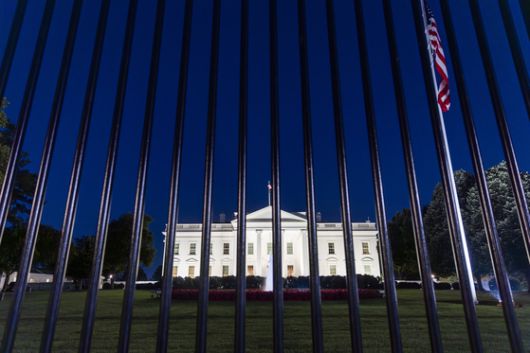 지난해 10월 김선호 국방부 차관이 벨기에 브뤼셀에서 열린 북대서양조약기구(NATO·나토) 국방장관회의에서 마르크 뤼터 사무총장(가운데), 호주·일본·뉴질랜드 장관들과 기념사진을 찍는 모습. 나토