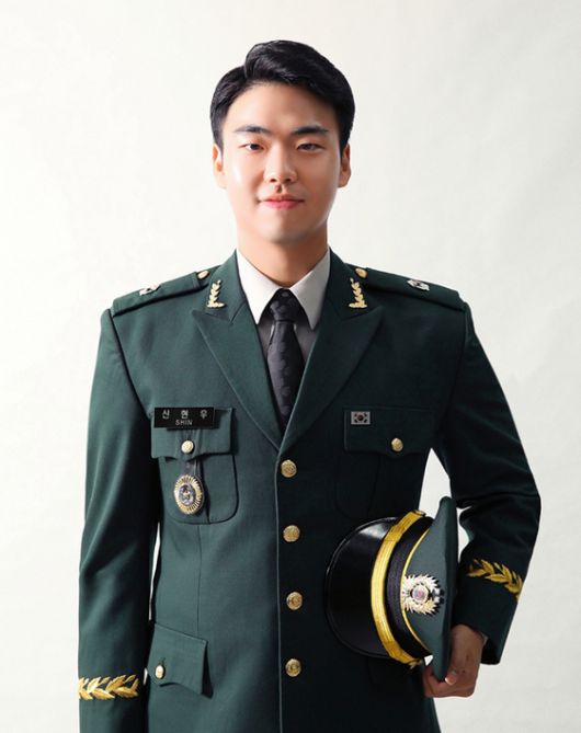 2021년 ROTC 임관 전 정복을 입은 신현우씨. 그는 군 복무 중에도 육군창업경진대회에 도전했다.