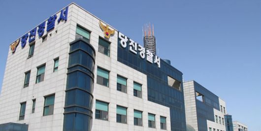 충남 당진경찰서는 지난 23일 석문면에서 60대 남성이 자신의 차량을 몰고 건물로 돌진한 뒤 도주하는 과정에서 투신한 사건을 수사 중이다. [사진 당진경찰서]