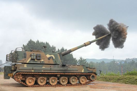 서북도서방위사령부는 25일 해병대 6여단과 연평부대가 K-9 자주포 등을 활용한 해상사격훈련을 실시했다고 밝혔다. 사진 해병대