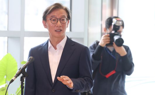 국민의힘 대전시당 당원들이 26일 시당에서 해양수산부 이전 반대 궐기대회를 열고 있다.대전=뉴스1