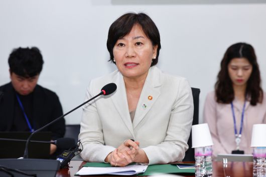 송미령 농림축산식품부 장관이 27일 국회에서 열린 더불어민주당 농림축산식품해양수산위원회 위원들과의 당정간담회에서 모두발언하고 있다. 연합뉴스