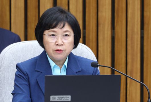 18일 오후 서울 여의도 국회에서 열린 국무총리 임명동의에 관한 인사청문특별위원회 전체회의에서 여당 간사인 김현 더불어민주당 의원이 발언하고 있다. 뉴스1