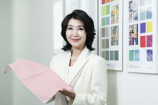 수많은 정치인과 CEO의 패션을 20년 이상 코치한 퍼스널이미지브랜딩랩 & PSPA 박영실 대표. 현재 숙명여자대학교 교육학부·명지대학교 이미지코칭교육 겸임교수로 재직 중이다. 김경록 기자