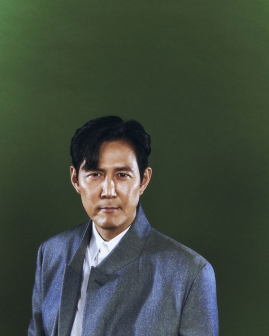 이정재는 황동혁 감독이 쓴 극본에 대해 "쇼 비즈니스를 하는 것이 아닌 작가 입장에서의 결말을 냈다고 생각한다. 이야기의 마무리를 짓고야 말겠다는 황 감독의 결정에 힘을 보태려고 노력했다"고 말했다. 사진 넷플릭스