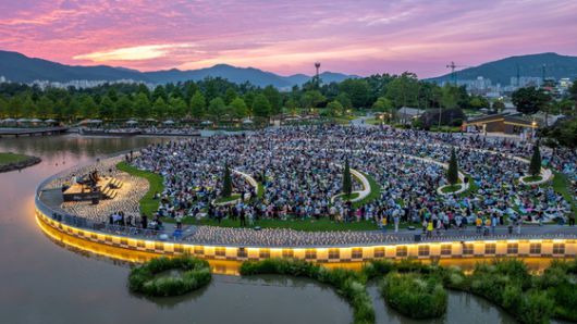두 차례 국제정원박람회를 치른 후 또 한 번 변신을 시도 중인 전남 순천만국가정원. 사진 순천시