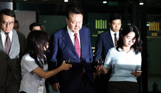 박지영 내란 특검보가 6일 서울 서초구 서울고검에서 윤석열 전 대통령에 대한 구속영장 청구 관련 브리핑을 하고 있다. 연합뉴스