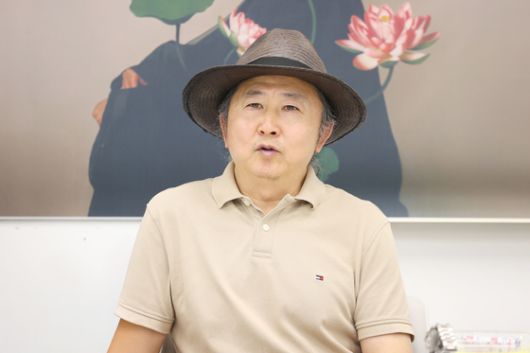 국립극단 신작 연극 '삼매경'의 배우 지춘성이 7일 서울 중구 국립극단에서 열린 라운드 인터뷰에서 질문에 답하고 있다. 지춘성은 34년만에 '도념'을 연기한다. 연합뉴스