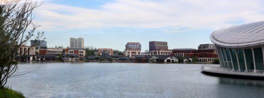 중국 상하이 칭푸(青浦)구에 위치한 화웨이의 ‘롄추후(練秋湖) 연구개발(R&D) 센터’. 축구장 225개 규모(1.6㎢) 부지에는 무선통신, 반도체, 클라우드 등 핵심 기술 연구단지가 들어섰다. 장진영 기자