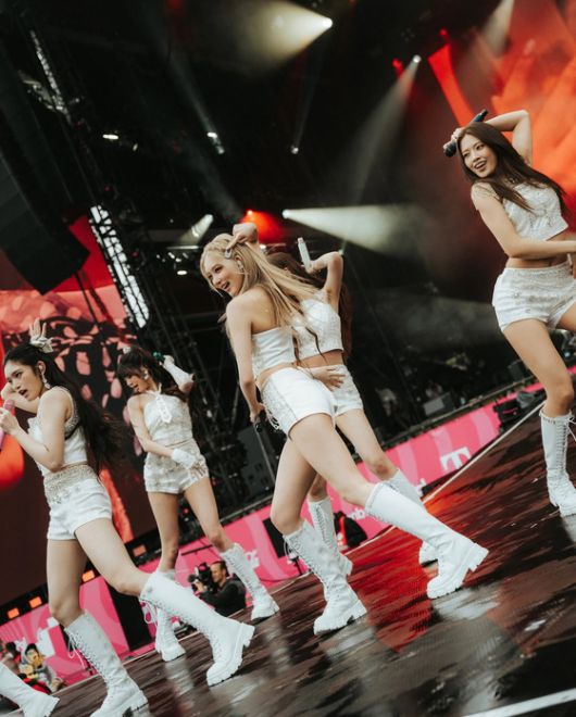 롤라팔루자 베를린에서 공연 중인 아이브. 사진 롤라팔루자 인스타그램