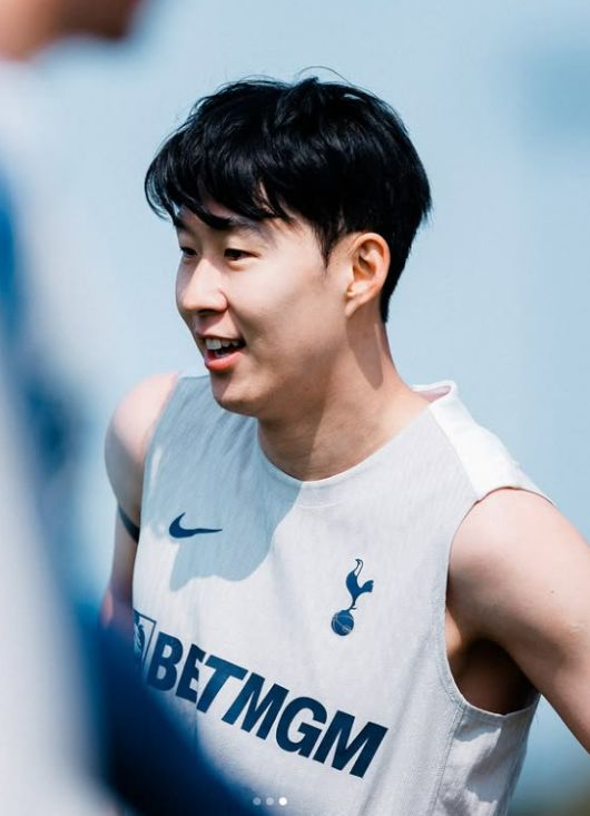 토트넘에서 훈련을 시작한 손흥민. [사진 토트넘 인스타그램]