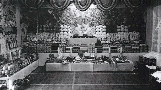 건진법사 전성배씨의 서울 강남구 역삼동 법당 건물 2층 거실에 일본 여신 아마테라스상을 모신 신당의 모습. 독자 제공