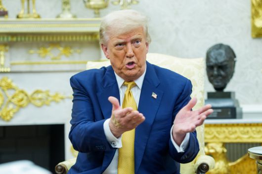 도널드 트럼프 미국 대통령이 16일(현지시간) 워싱턴 DC 백악관에서 열린 살만 빈 하마드 알 칼리파 바레인 왕세자(총리)와의 회담에서 발언하고 있다. EPA=연합뉴스