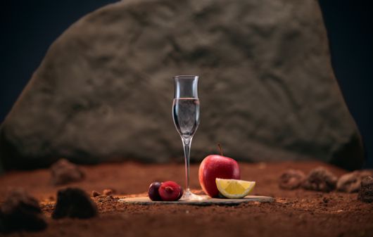 멕시코의 프리미엄 테킬라 브랜드 ‘클라세 아줄(Clase Azul)’이 섬세한 스모키향의 테킬라, ‘블랑코 아후마도’를 국내 출시했다. 사진 클라세 아줄