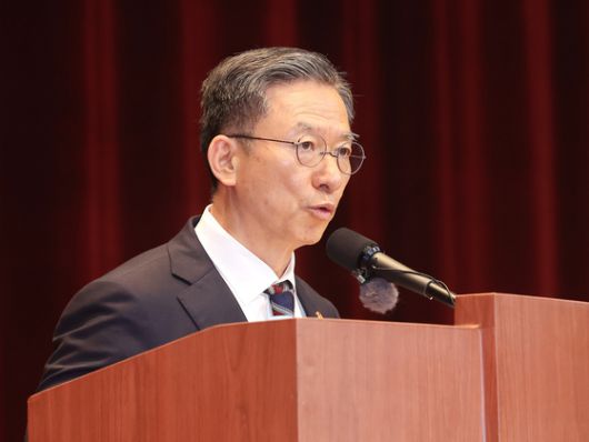 정성호 법무부장관 취임 후 나흘만인 25일 법무부는 대규모 검찰 간부 인사를 단행했다. 연합ㄴ스