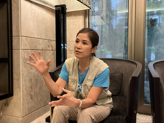 유니세프 한국위원회 조미진 사무총장이 지난 9일 다카의 한 호텔 로비에서 유니세프 활동에 대해 설명하고 있다. 다캬=전율 기자