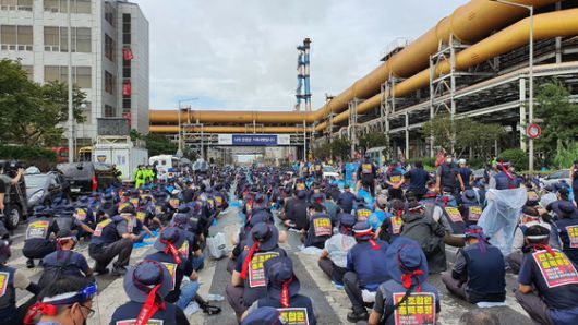 2021년 8월 현대제철 당진제철소에서 이뤄진 비정규직 노조 집회 현장. 중앙포토