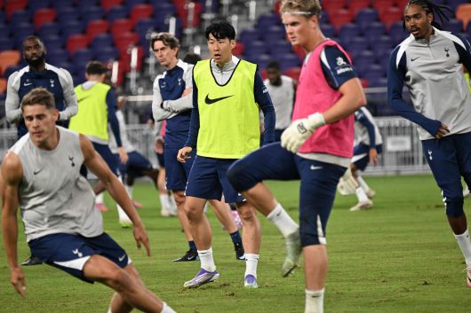 홍콩에서 열릴 아스널과 프리시즌 경기를 앞둔 손흥민(가운데)이 팀 동료들과 훈련하고 있다. [AFP=연합뉴스]