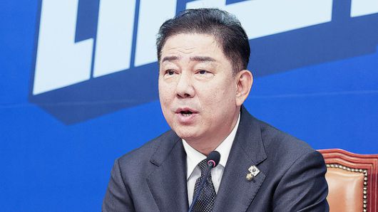김병기 더불어민주당 대표 직무대행 겸 원내대표가 1일 국회에서 열린 당 최고위원회의에서 모두발언을 하고 있다. 임현동 기자
