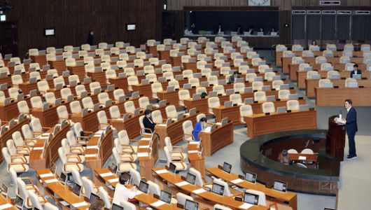 노종면 더불어민주당 의원이 5일 방송법 개정안에 대해 9시간 5분 동안 찬성 토론해 여야 통틀어 가장 많은 시간을 썼다. 뉴스1