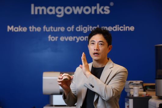 이마고웍스 김영준 대표가 지난달 28일 서울 강남구 사무실에서 중앙일보와 인터뷰하고 있다. 김종호 기자.