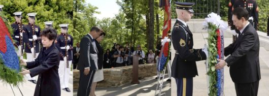 2013년 5월 첫 방미 일정으로 알링턴 국립묘지를 찾은 박근혜 전 대통령(왼쪽)과 2017년 6월 장진호 전투 기념비를 찾아 헌화한 문재인 전 대통령(중간). 윤석열 전 대통령(오른쪽)은 2023년 4월 방미 때 둘째날 일정을 알링턴 국립묘지 참배로 시작했다. 연합뉴스